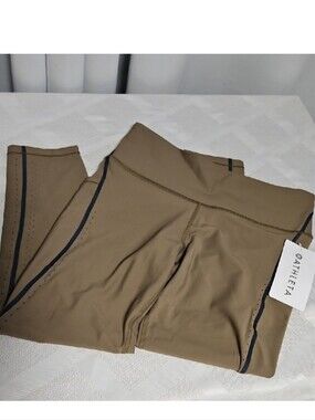 Athleta Interval Stash Lazercut 7/8 Leggings Sz Med